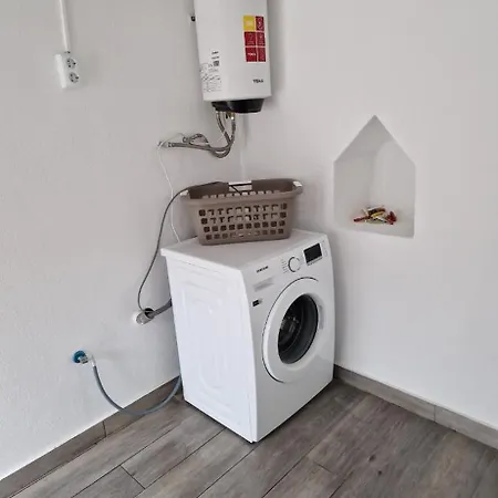 Casa Vanda, 펜션 마치코